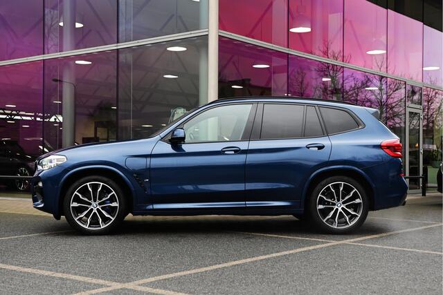 BMW X3 xDrive30e High Executive M Sport Automaat / Panoramadak / Sportstoelen / Achteruitrijcamera / Comfort Access / Adaptieve LED / Head-Up / Harman Kardon / Stoelverwarming