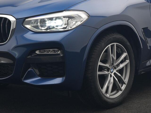 BMW X3 xDrive20i M Sport Shadow 184pk Dealer O.H | Trekhaak af Fabriek | Panodak | Adaptive Cruise | Sportstoelen Memory | Harman Kardon | Head Up | 19"L.M | BLIS |