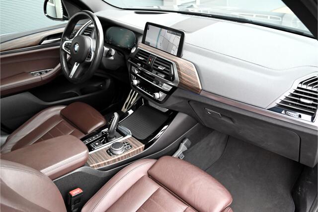 BMW X3 xDrive30e M-SPORT / PANO / HARMAN KARDON / LEDER / MEMORY / HUD / PARFUM / TREKHAAK / DEALERONDERHOUDEN