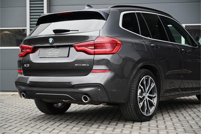 BMW X3 xDrive30e M-SPORT / PANO / HARMAN KARDON / LEDER / MEMORY / HUD / PARFUM / TREKHAAK / DEALERONDERHOUDEN