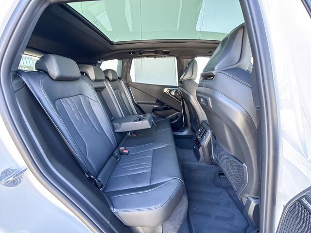 BMW X3 30e xDrive M-Sport / Trekhaak / Glazen dak / Driving Assistant Plus / 22 inch / Stoelventilatie / Harman Kardon Audio / Head Up Display