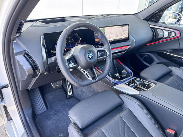 BMW X3 30e xDrive M-Sport / Trekhaak / Glazen dak / Driving Assistant Plus / 22 inch / Stoelventilatie / Harman Kardon Audio / Head Up Display