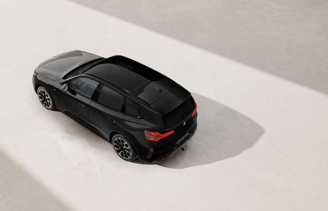 BMW X3 30e xDrive M-Sport Pro / Stoelventilatie / Stuurverwarming / Pano / Trekhaak / ACC