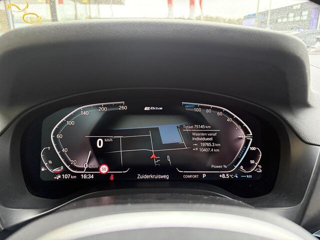 BMW X3 xDrive30e M Sport Plug-in Hybride | PHEV | Elek. Trekhaak | 20 inch | M pakket | Stoelverwarming | Shadowline Exterior | Adaptive Led verlichting | Hifi | Volledig digitaal instrumentenpaneel