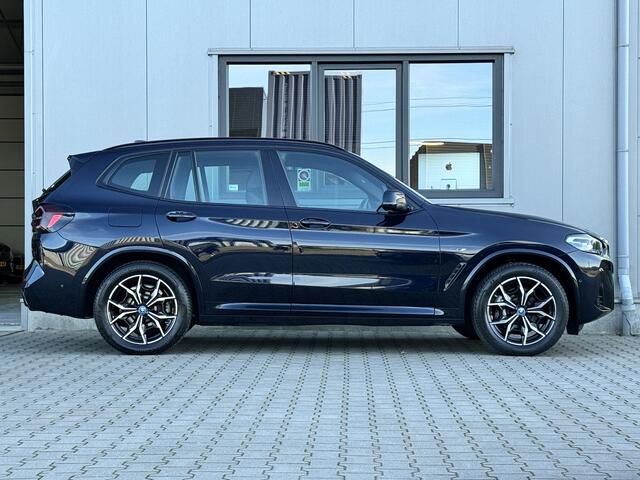 BMW X3 xDrive30e High Executive 292 PK | M sport | Groot navi scherm | Alarm | Carbon zwart | Camera