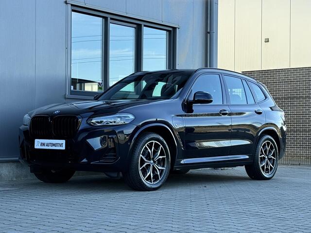 BMW X3 xDrive30e High Executive 292 PK | M sport | Groot navi scherm | Alarm | Carbon zwart | Camera