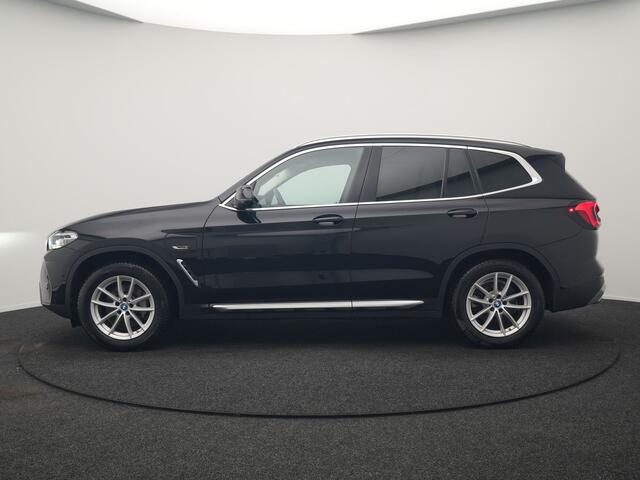 BMW X3 xDrive30e X Line FACELIFT Plug In Hybrid 293pk Dealer O.H. PHEV | 360 Camera | Sportstoelen Verwarmd | Apple Carplay | Hifi Audio | Virtual Cockpit | Navigatie | Cruise Control | DAB | LED Koplampen | 18"L.M |