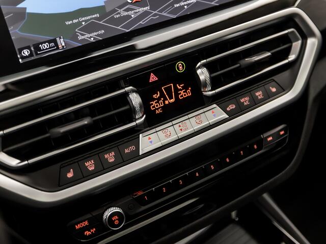 BMW X3 xDrive20d High Executive M Sport 191Pk Automaat (PANORAMADAK, M STUUR, LASER LED, APPLE CARPLAY, HARMAN/KARDON, STOELVERWARMING VOOR/ACHTER, LEDER, ELEK ACHTERKLEP, NIEUWSTAAT)