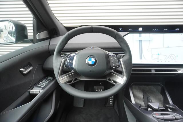 BMW X3 iX3 50 xDrive M Sportpakket Pro | 21 inch LM Sterspaak (Styling 1050 M) | Panoramadak met Klimaat Comfort Glas | Harman-Kardon Surround Sound System | 3D Head-Up Display