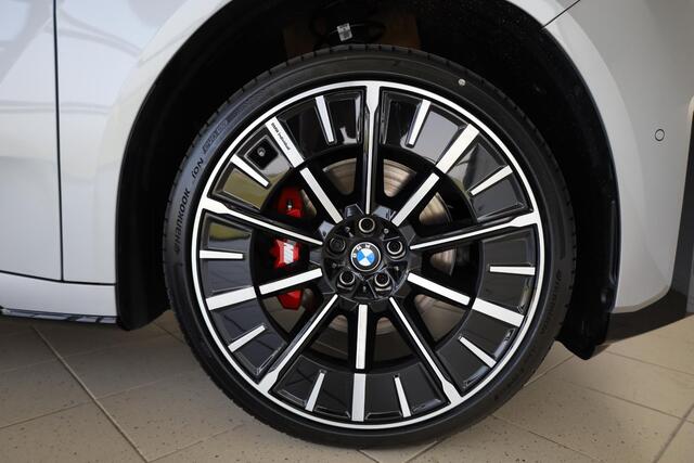 BMW X3 iX3 50 xDrive M Sport Pro | Panoramadak | Head-Up Display | Trekhaak