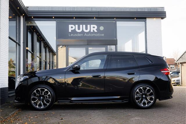 BMW X3 20 xDrive M-Performance Pano - Head Up - Iconic Glow - 360 Camera