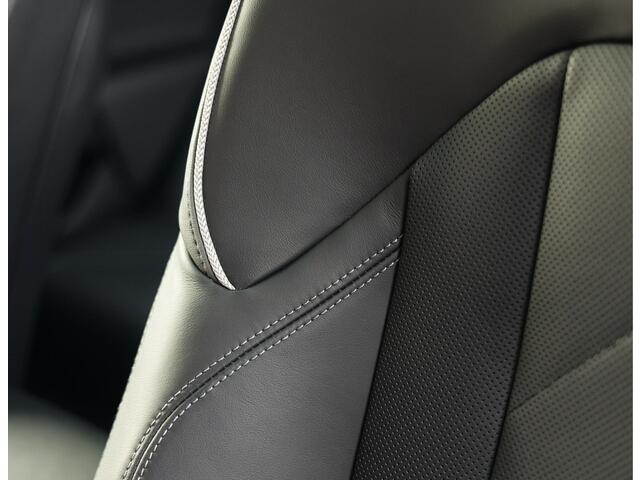 BMW X3 30e xDrive | Pano - Trekhaak - HUD