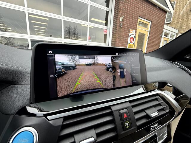 BMW X3 iX3 High Executive 80 kWh Panoramadak, 360 Camera, Trekhaak, Harman/Kardon