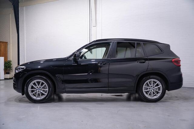 BMW X3 sDrive18d High Executive Camera 360 Sportstoelen Leder 2e Eigenaar NAP navigatie bleutooth telefonie private-glas PDC v+a electr. achterklep led-verlichting 18"lmv ACC DAB groot licht assist stoelverwarming electrisch bedienbare voorstoelen