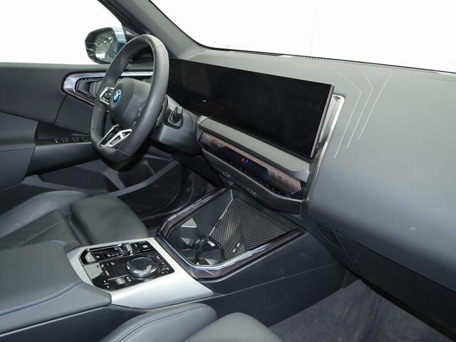 BMW X3 30e xDrive M-Sport | Panorama | Trekhaak | Driving Assistant Professional | Harman Kardon surround sound system