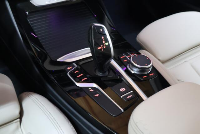 BMW X3 xDrive20i High Executive | Dealer Onderhouden | Cam | Sfeerverlichting