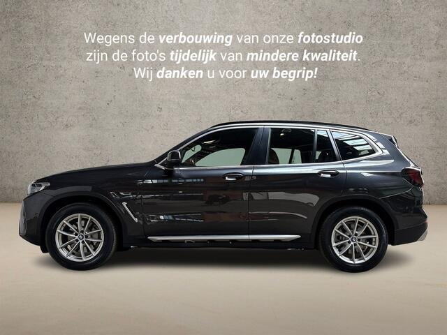 BMW X3 xDrive30e Sport 293Pk Automaat (APPLE CARPLAY, GROOT NAVI, MEMORY SEATS, LASER KOPLAMPEN, BRUIN LEDER, STOELVERWARMING, SFEERVERLICHTING, ZWART HEMEL, ELEK ACHTERKLEP, NIEUWSTAAT)
