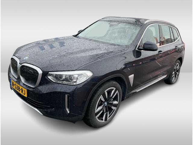 BMW X3 iX3 Executive 80 kWh / Panoramadak / Camera / Head-up / 20'' / Leder / Harman Kardon / Navigatie / Memory seats / Dodehoek / DAB / Stoelverwarming / Cruise Control Adaptief