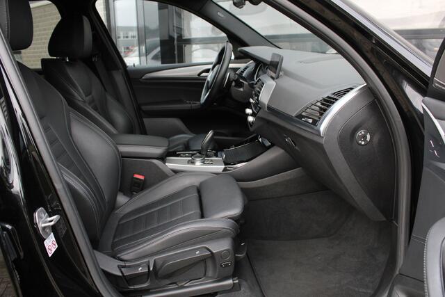 BMW X3 xDrive20i High Executive Edition / Harman Kardon / N.A.P.