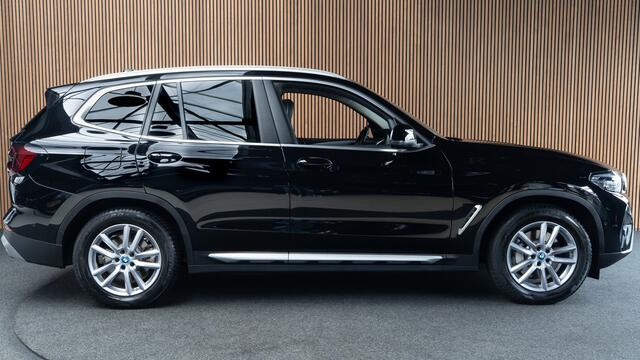BMW X3 xDrive30e High Executive Panoramadak - Head-up - Leder - Sportonderstel