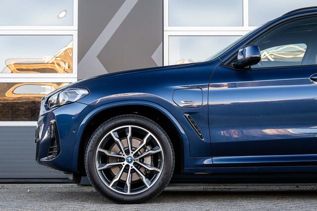 BMW X3 xDrive30e High Executive M Sport | Panorama | Head-Up | Laser | Comfort Access | Trekhaak | 20' Inch |