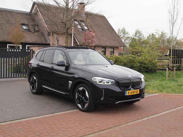 BMW X3 iX3 High Executive 80 kWh | Panoramadak | Trekhaak | Head-Up Display | 360 Camera | Harman Kardon | Sfeerverlichting |