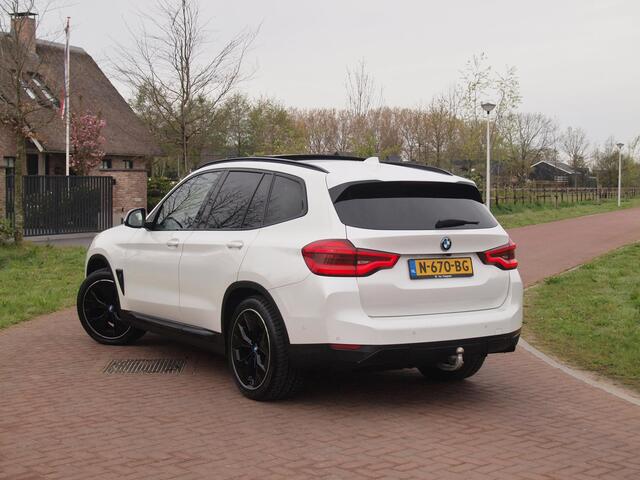 BMW X3 iX3 High Executive 80 kWh | Panoramadak | Trekhaak | Head-Up Display | 360 Camera | Harman Kardon | Sfeerverlichting |