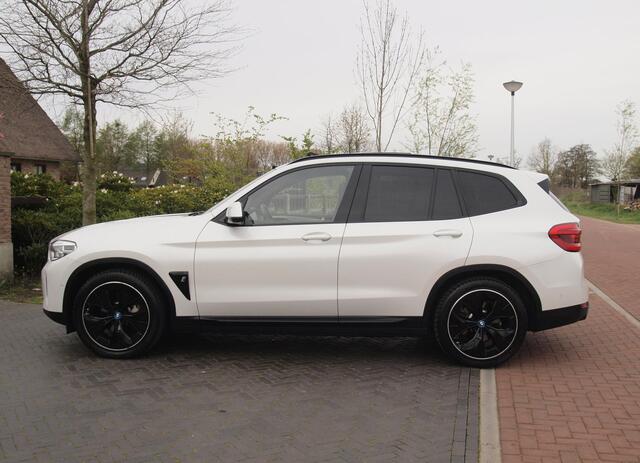BMW X3 iX3 High Executive 80 kWh | Panoramadak | Trekhaak | Head-Up Display | 360 Camera | Harman Kardon | Sfeerverlichting |