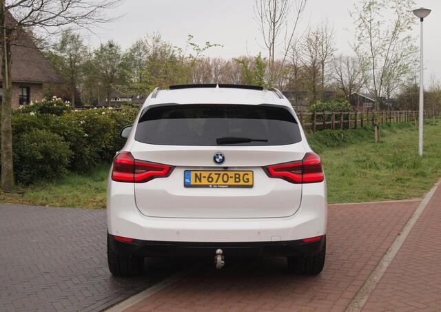BMW X3 iX3 High Executive 80 kWh | Panoramadak | Trekhaak | Head-Up Display | 360 Camera | Harman Kardon | Sfeerverlichting |