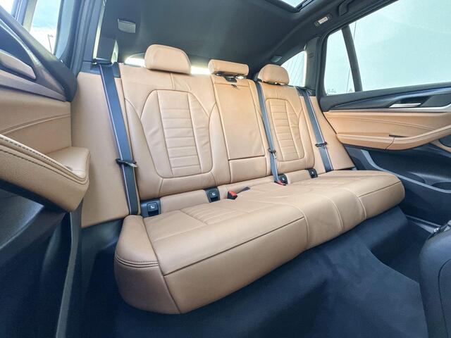 BMW X3 xDrive30e M-Sport / Harman Kardon / Head Up / Glazen Schuifdak / 21 inch / Driving Assistant / M-Stoelen / Stuurwielrand verwarming / Trekhaak