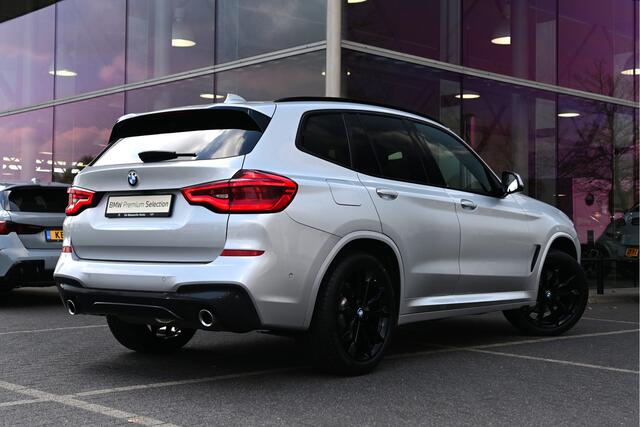 BMW X3 xDrive20i High Executive M Sport Automaat / Trekhaak / Panoramadak / Sportstoelen / Comfort Access / Adaptieve LED / Head-Up / 20"LM-velgen