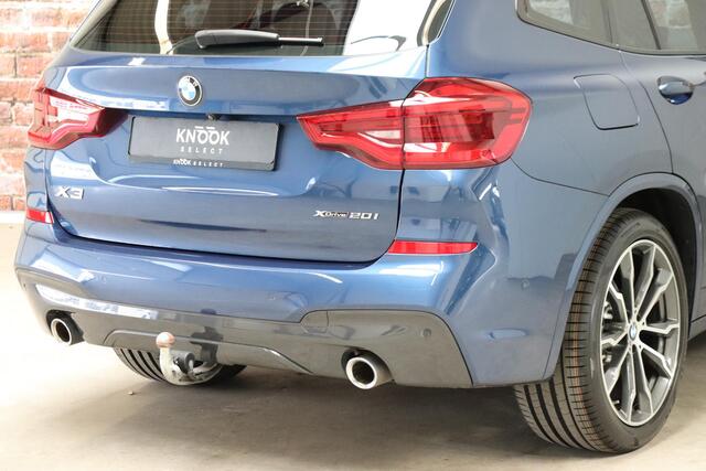BMW X3 xDrive20i High Executive M Sport Pakket Automaat / Live Cockpit Professional / Driving Assistant Plus / Trekhaak / Adaptieve LED-koplamp / Leder / Hifi / 20 Inch / Stoelverwarming / Achteruitrijcamera / Extra Getint Glas / Shadow Line / DAB / Geluidsisole