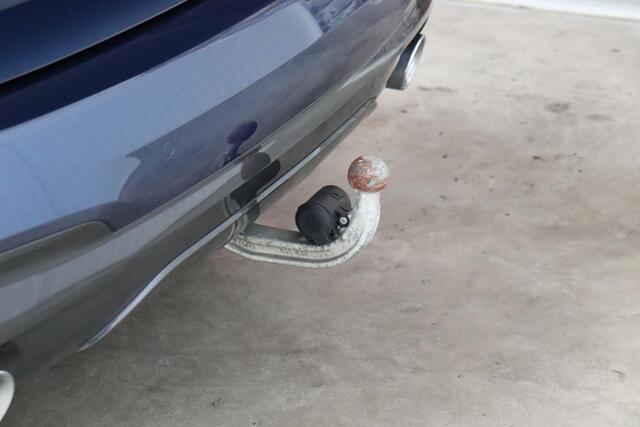 BMW X3 xDrive20i High Executive M Sport Pakket Automaat / Live Cockpit Professional / Driving Assistant Plus / Trekhaak / Adaptieve LED-koplamp / Leder / Hifi / 20 Inch / Stoelverwarming / Achteruitrijcamera / Extra Getint Glas / Shadow Line / DAB / Geluidsisole