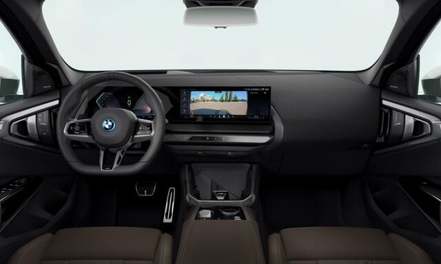 BMW X3 30e xDrive I M sport Pro | Trekhaak | Glazen Panoramadak | Professional Pack | Comfort Pack | Premium Pack | Extra getint glas achter | Adaptief Onderstel | Driving Assistant Professional |