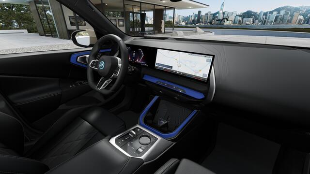 BMW X3 30e xDrive M Sport Automaat / Panoramadak / Trekhaak / Sportstoelen / Comfort Access / Parking Assistant Plus / Adaptieve LED / Stuurverwarming