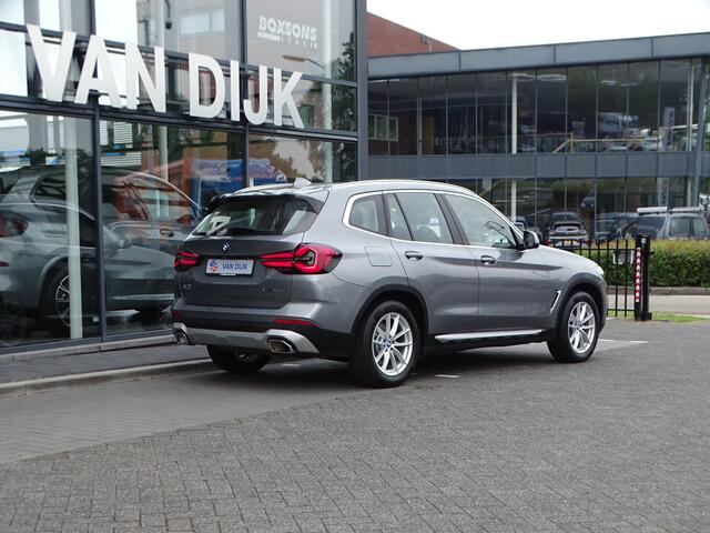 BMW X3 xDrive30e Live Cockpit Plus Geluidsisolerende ruiten LED-koplampen Sportstoel 18''LM Velgen