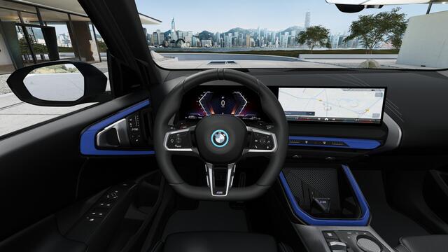BMW X3 30e xDrive M Sport Automaat / Panoramadak / Trekhaak / Sportstoelen / Stoelventilatie / Adaptieve LED / Parking Assistant Plus / Comfort Access
