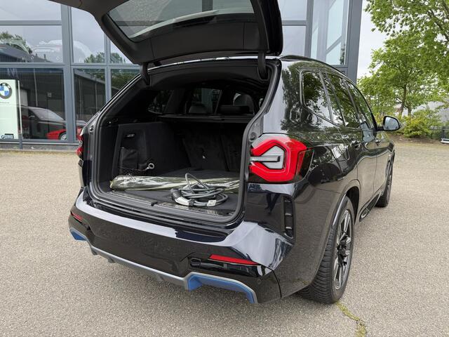 BMW X3 iX3 Executive 80 kWh M-Sport |SOH 99% | ELEKTRISCHE TREKHAAK| ELEKTRISCHE ACHTERKLEP| PANORAMADAK| DRIVING ASSISTENT PROFESSIONAL| DODE HOEK SENSOR| STOELVERWARMING