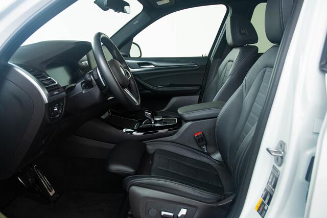 BMW X3 xDrive30e High Executive M Sport - Trekhaak - Panoramadak - Active Cruise Control - Head up - Harman Kardon - Elektrisch verstelbare/verwarmde voorstoelen - actieve stoelventilatie - Stuurwielrand verwarmd -