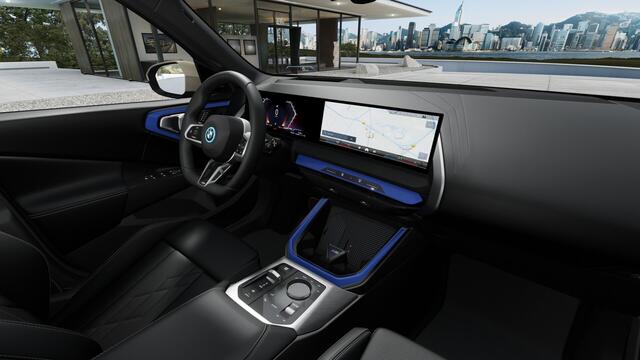 BMW X3 30e xDrive M Sport Automaat / Panoramadak / Trekhaak / Sportstoelen / Adaptieve LED / Parking Assistant Plus / Comfort Access / Stuurverwarming