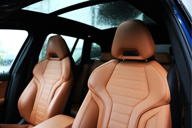 BMW X3 xDrive30e M Sport Automaat / Panoramadak / M Sportstoelen / Harman Kardon / Getint glas / Memory / Parking Assistant Plus / Comfort Access