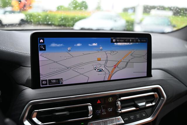 BMW X3 xDrive30e M Sport Automaat / Panoramadak / M Sportstoelen / Harman Kardon / Getint glas / Memory / Parking Assistant Plus / Comfort Access