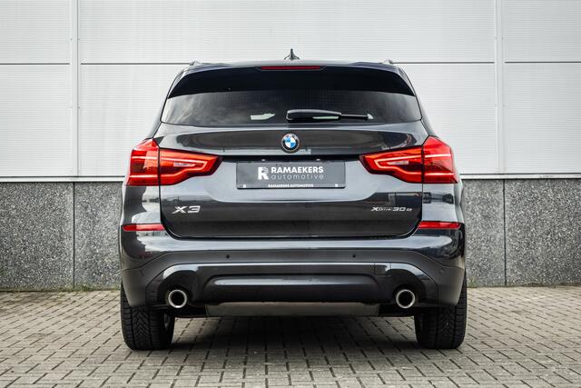 BMW X3 xDrive30e Stoelverwarming / LED / 18inch /