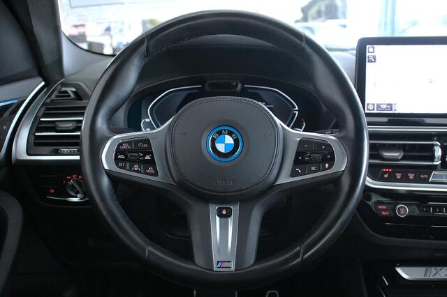 BMW X3 iX3 High Executive 80 kWh M Sport Panoramadak ACC Leder Keyless Entry Carplay Achteruitrijcamera BMW Live Dashboard Professional Stuurwielverwarming