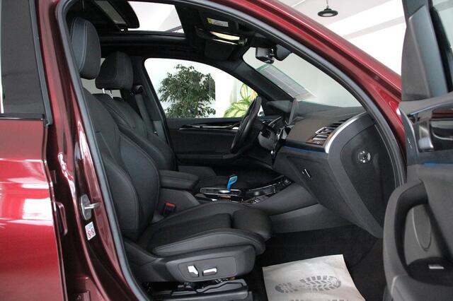 BMW X3 iX3 High Executive 80 kWh M Sport Panoramadak ACC Leder Keyless Entry Carplay Achteruitrijcamera BMW Live Dashboard Professional Stuurwielverwarming