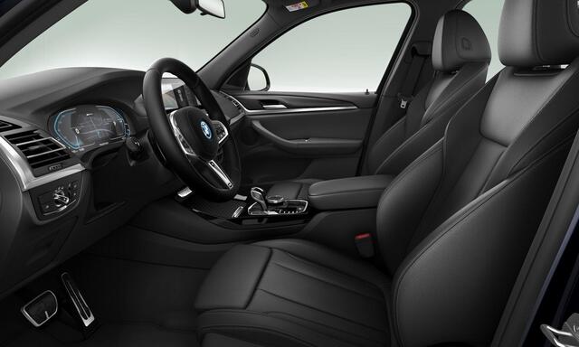 BMW X3 xDrive30e M Sport - Panoramadak - Head up - Comfort Acces - Getinte/Geluiddempende ruiten - Stuurwielrand verwarmd - Parking/Driving Assistant - Hifi - Elektrisch verwarmde voorstoelen - Sportstoelen -