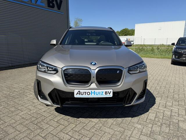 BMW X3 iX3 High Executive 80 kWh M Sport Panoramadak Trekhaak Leder Harman-Kardon 20 inch 360 Camera Camera