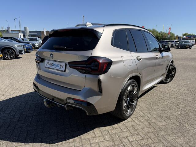 BMW X3 iX3 High Executive 80 kWh M Sport Panoramadak Trekhaak Leder Harman-Kardon 20 inch 360 Camera Camera