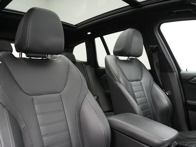 BMW X3 xDrive30e M Sport PHEV 293pk Dealer O.H. | Trekhaak Af Fabriek | Panodak | Head Up | Adaptive Cruise | 360 Camera | Harman & Kardon | Lederen Sportstoelen Memory & Verwarmd | Keyless | Blis | Stuur Verwarmd | 20"L.M | Apple Carplay | Plug In Hybrid |