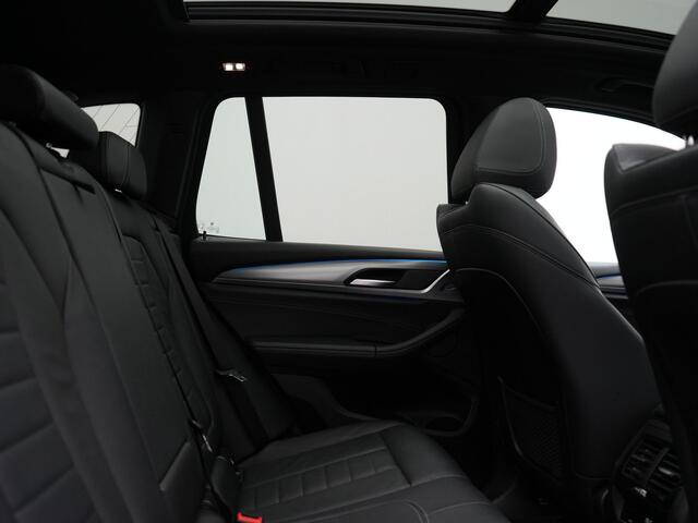 BMW X3 xDrive30e M Sport PHEV 293pk Dealer O.H. | Trekhaak Af Fabriek | Panodak | Head Up | Adaptive Cruise | 360 Camera | Harman & Kardon | Lederen Sportstoelen Memory & Verwarmd | Keyless | Blis | Stuur Verwarmd | 20"L.M | Apple Carplay | Plug In Hybrid |
